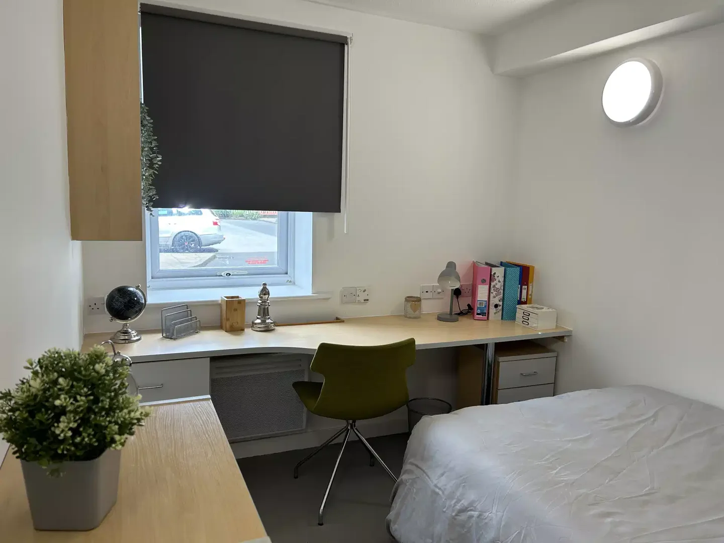 Funktionelles Studentenzimmer perfekt zum Studieren in 