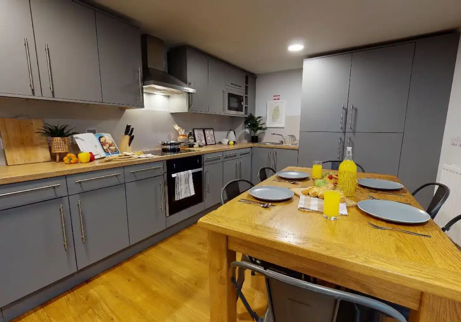 Room for rent in student apartment in , fully furnished