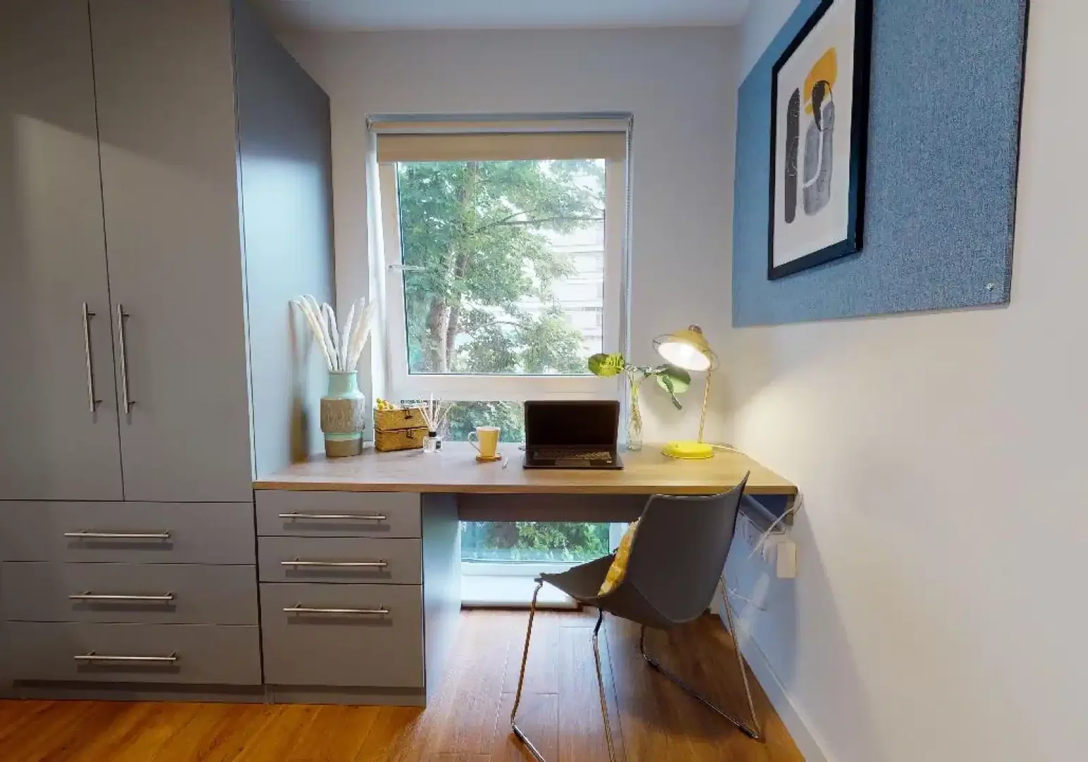 Economical student room with convenient location in 
