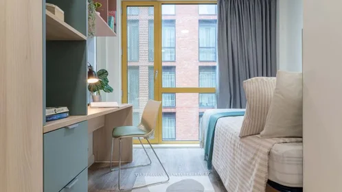 Chambre privée à Traffic Street, image 1 de 10
