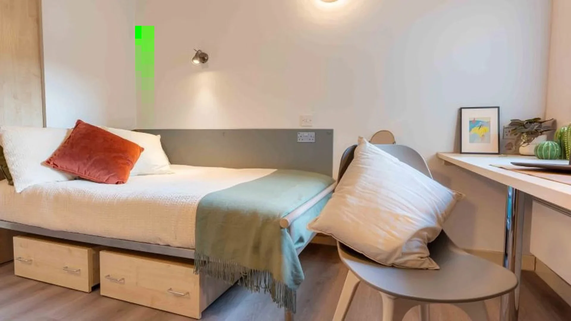 Bright and airy student room with easy university access in