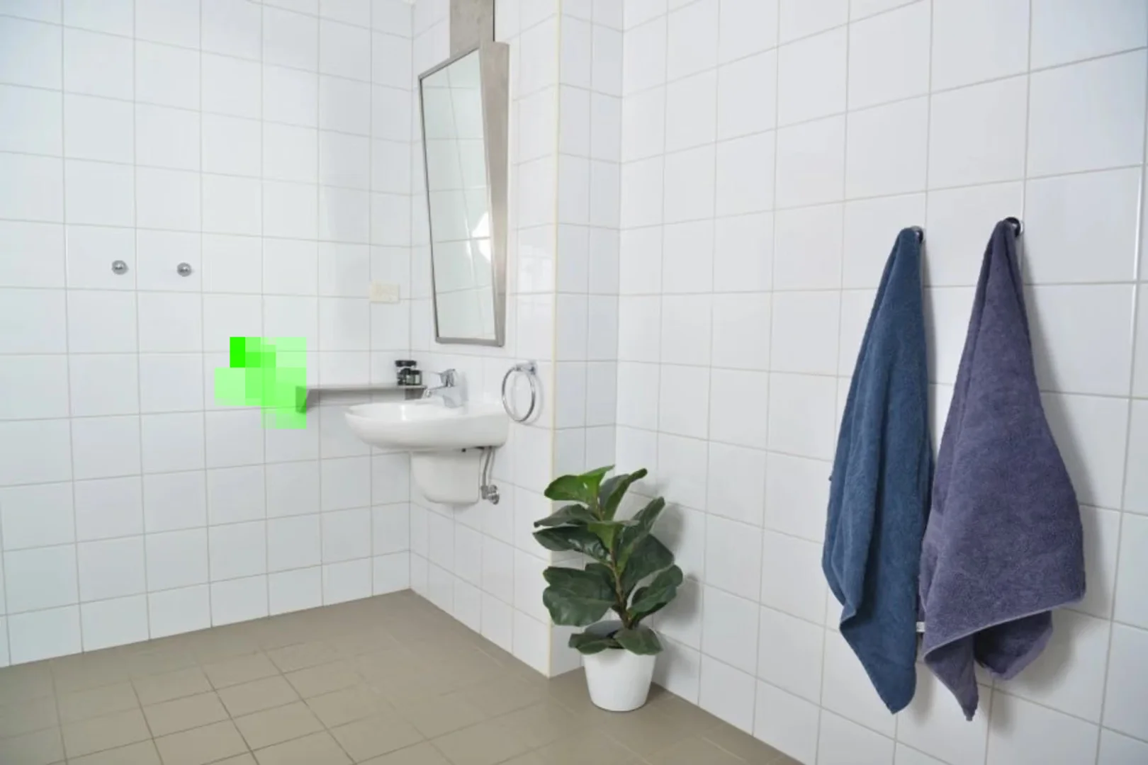 Habitación para estudiantes en  con área de estudio y facilidades compartidas
