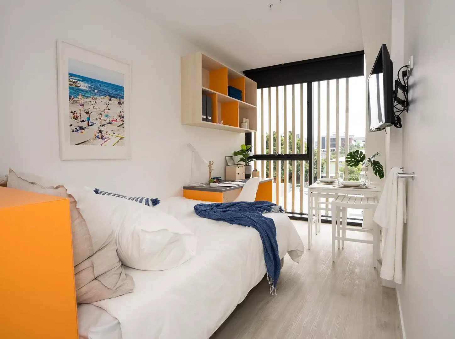 Room for rent in student apartment in , fully furnished