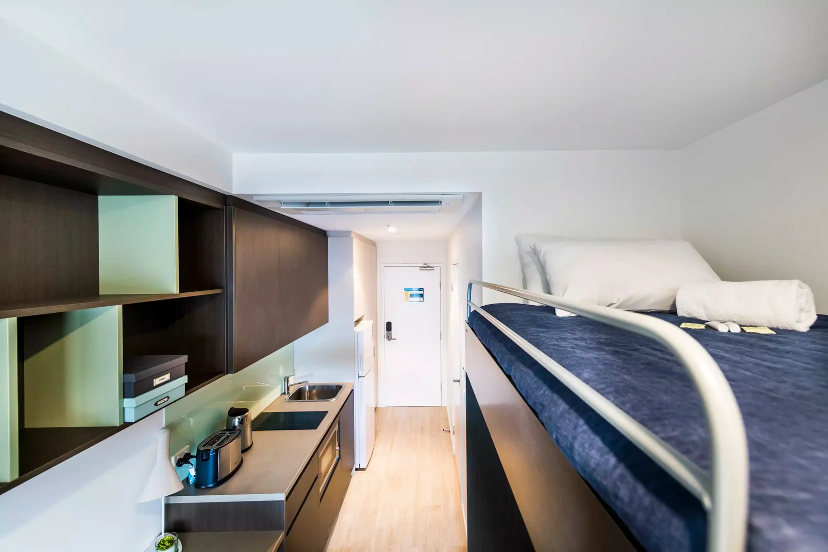 Cozy room for students available in 