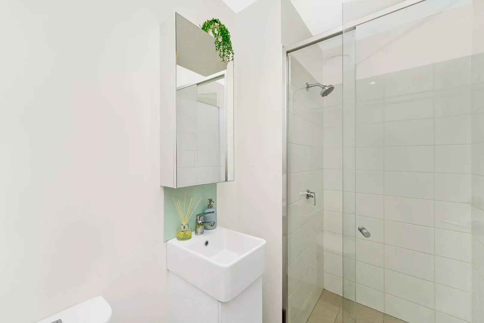 Economical student room with convenient location in 