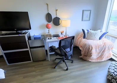 Private room at Avenue du Parc, image 3 of 18
