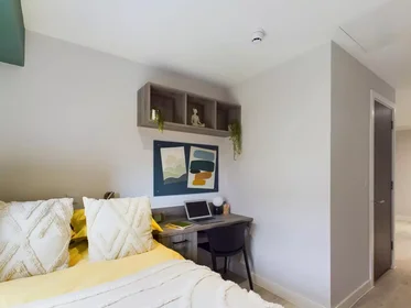 Privatzimmer in der NG3 1BH, bild 1 von 49