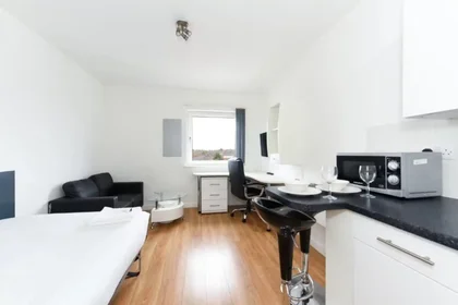 Habitación privada en Brookland Road, imagen 13 de 26