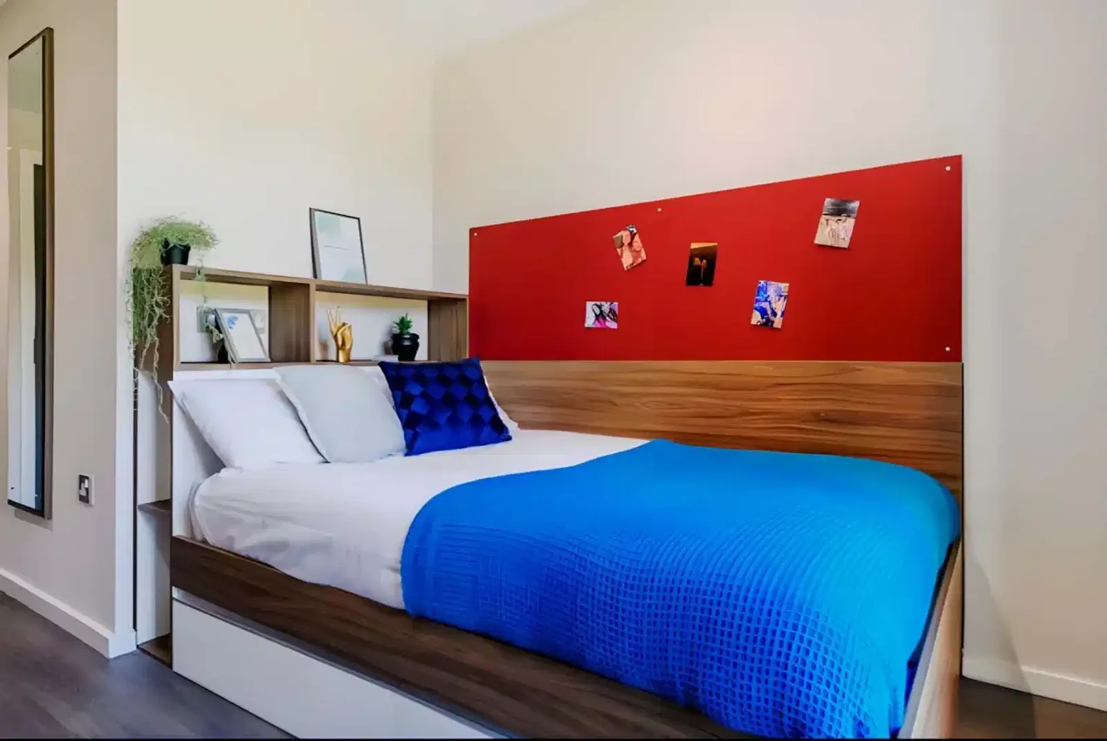 Habitación estudiantil amplia y cómoda en 