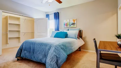 Habitación privada en Lupine Drive, imagen 1 de 49