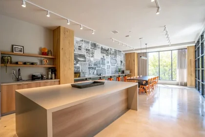 Habitación privada en East Grand River Avenue, imagen 40 de 49