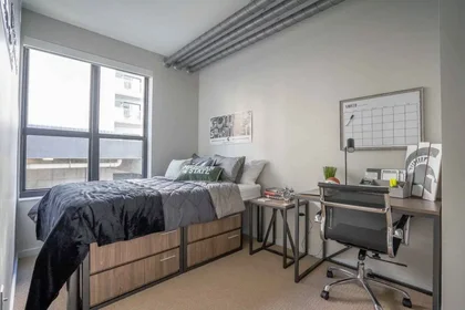 Estudio en East Grand River Avenue, imagen 1 de 49