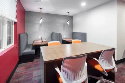 Estudio en South College Avenue, imagen 4 de 25