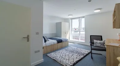Stanza privata in Cathedral Road, immagine 1 di 10
