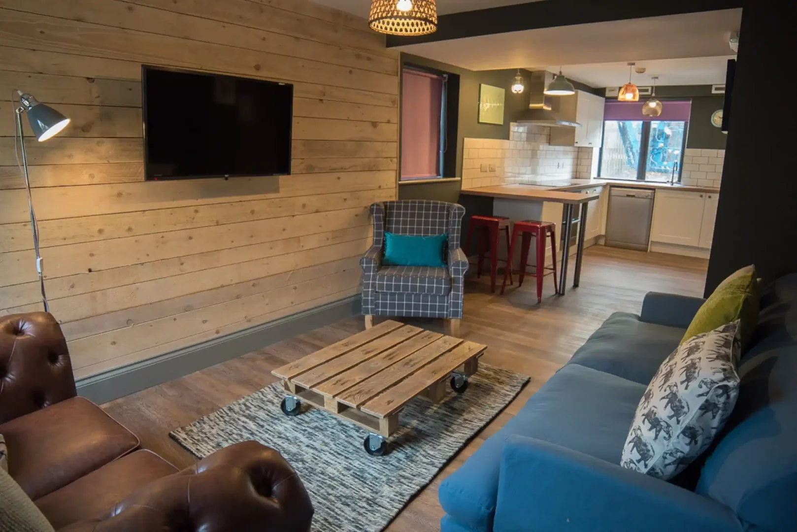 Comfortable and spacious student room in