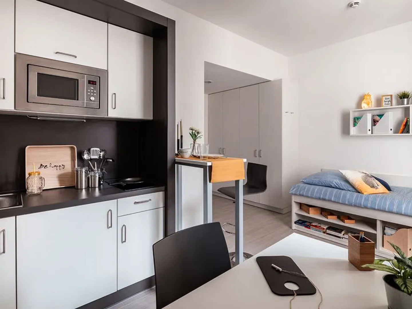 Apartamento estúdio totalmente equipado para estudantes em 