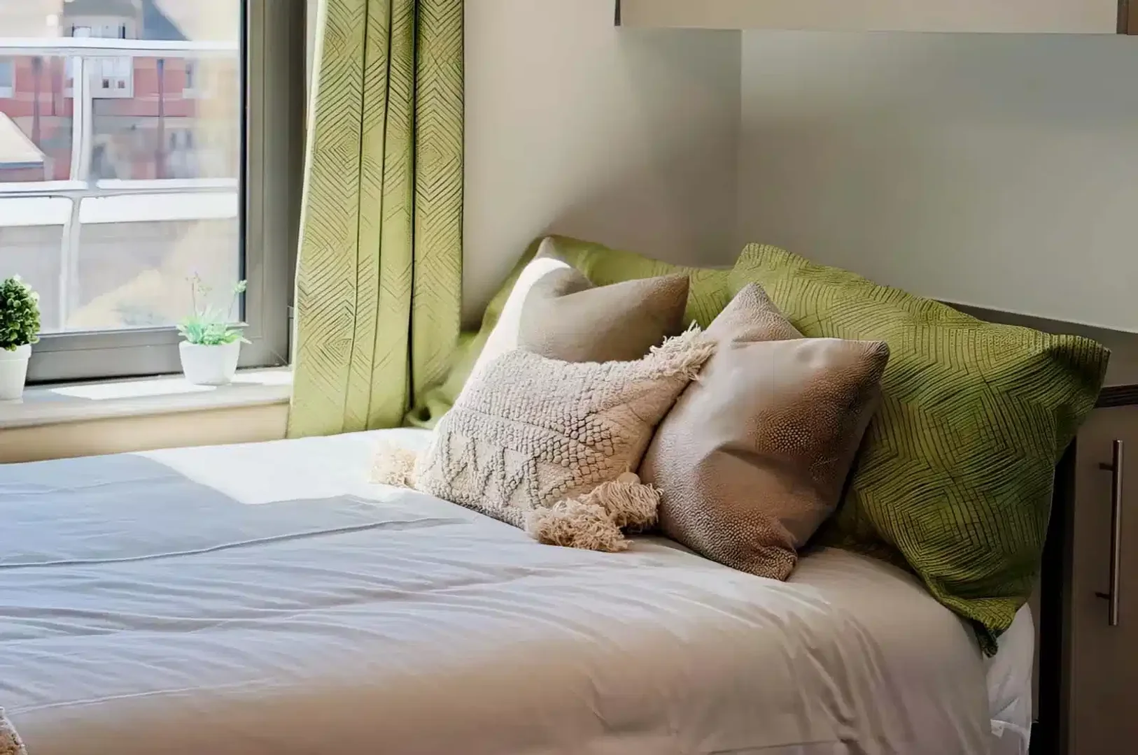 Habitación para estudiantes en  con área de estudio y facilidades compartidas