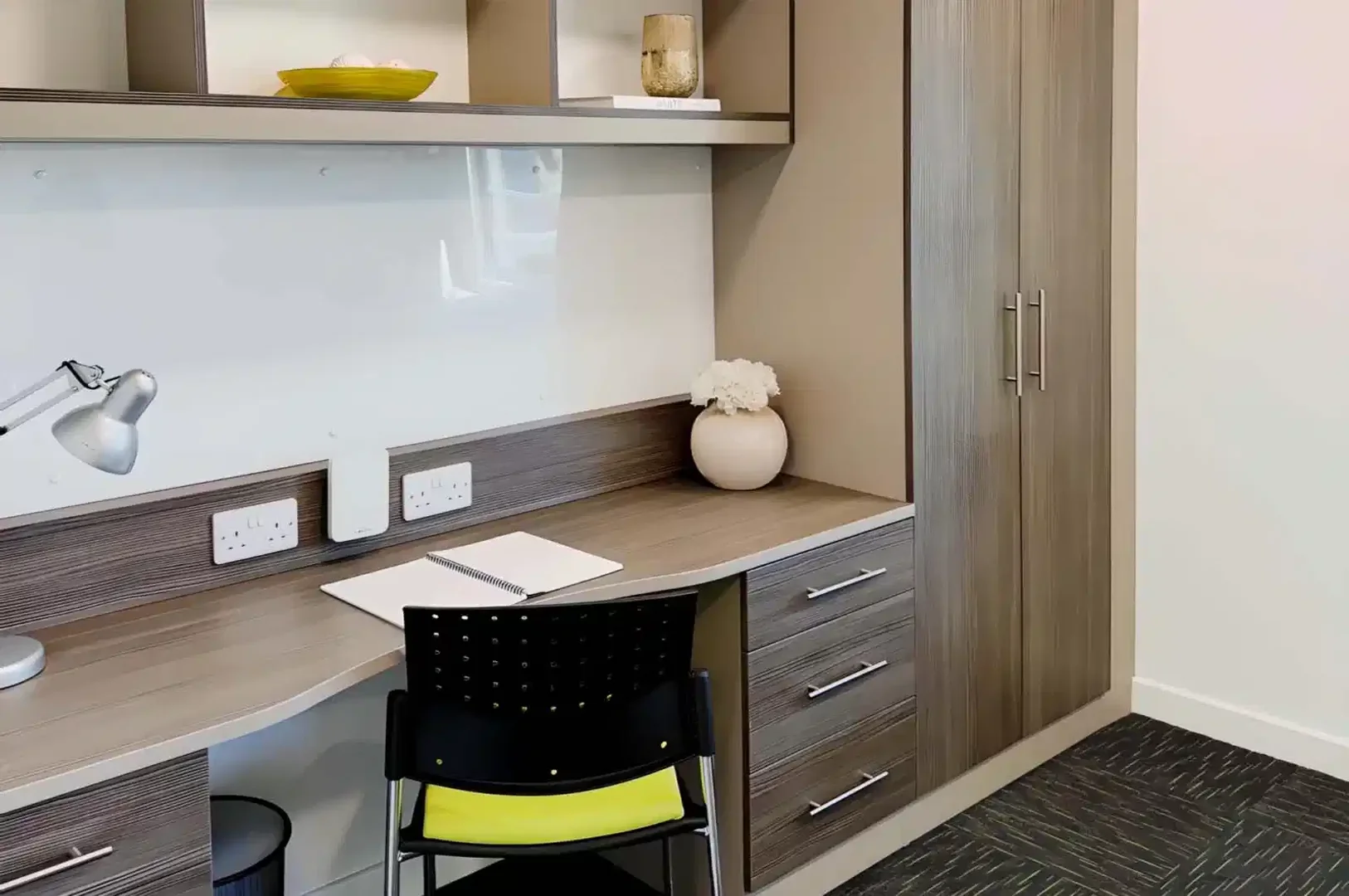 Habitación estudiantil económica con ubicación conveniente en 