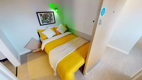 Private room at Lower Gill Street, image 1 of 10