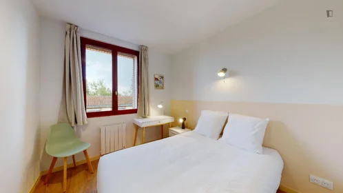 Private room at Rue des Îles, image 1 of 10