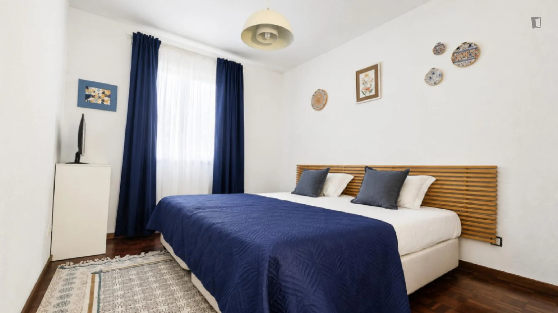 Funktionelles Studentenzimmer perfekt zum Studieren in 