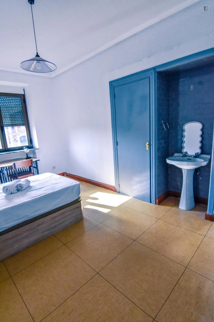 Quarto acolhedor para estudantes disponível em 