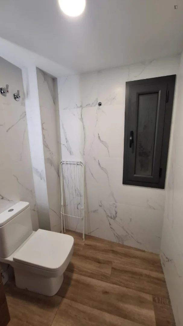  bölgesindeki öğrenciler için ideal kompakt stüdyo daire