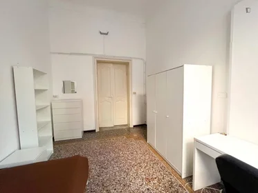 Quarto privado em Via Caffaro, imagem 3 de 12