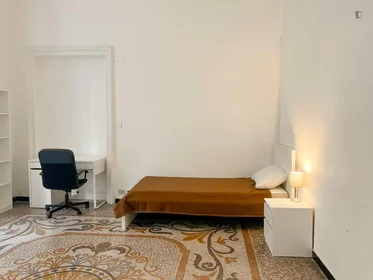 Stanza privata in Via Caffaro, immagine 1 di 11
