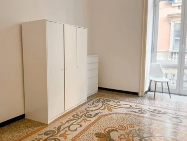 Stanza privata in Via Caffaro, immagine 2 di 11