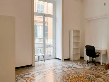 Quarto privado em Via Caffaro, imagem 2 de 12