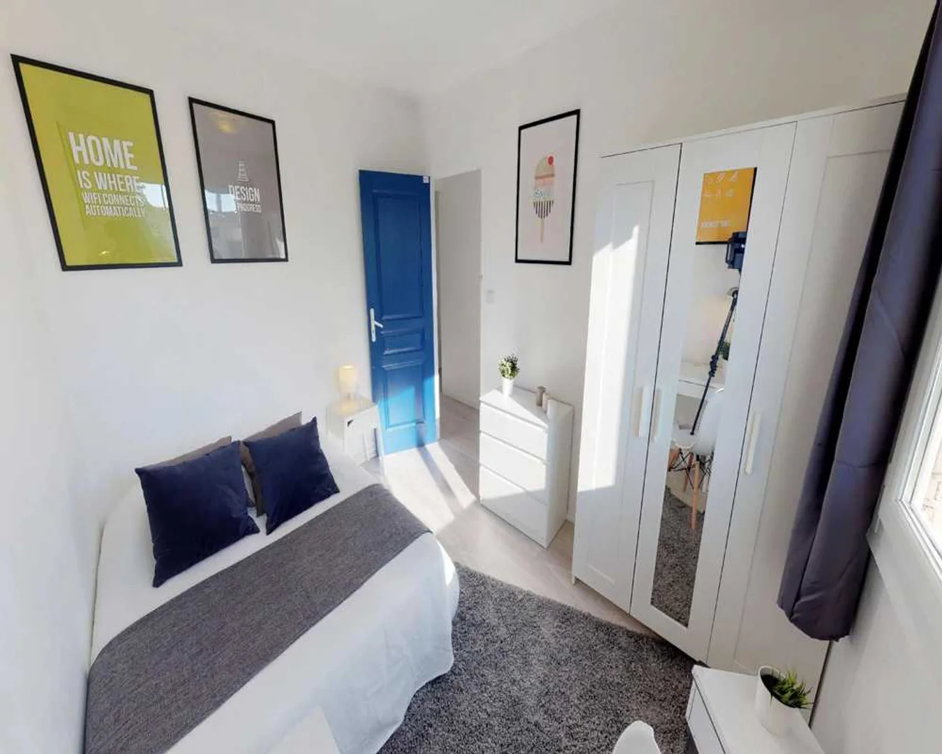Chambre à louer dans un appartement d'étudiant à , entièrement meublée
