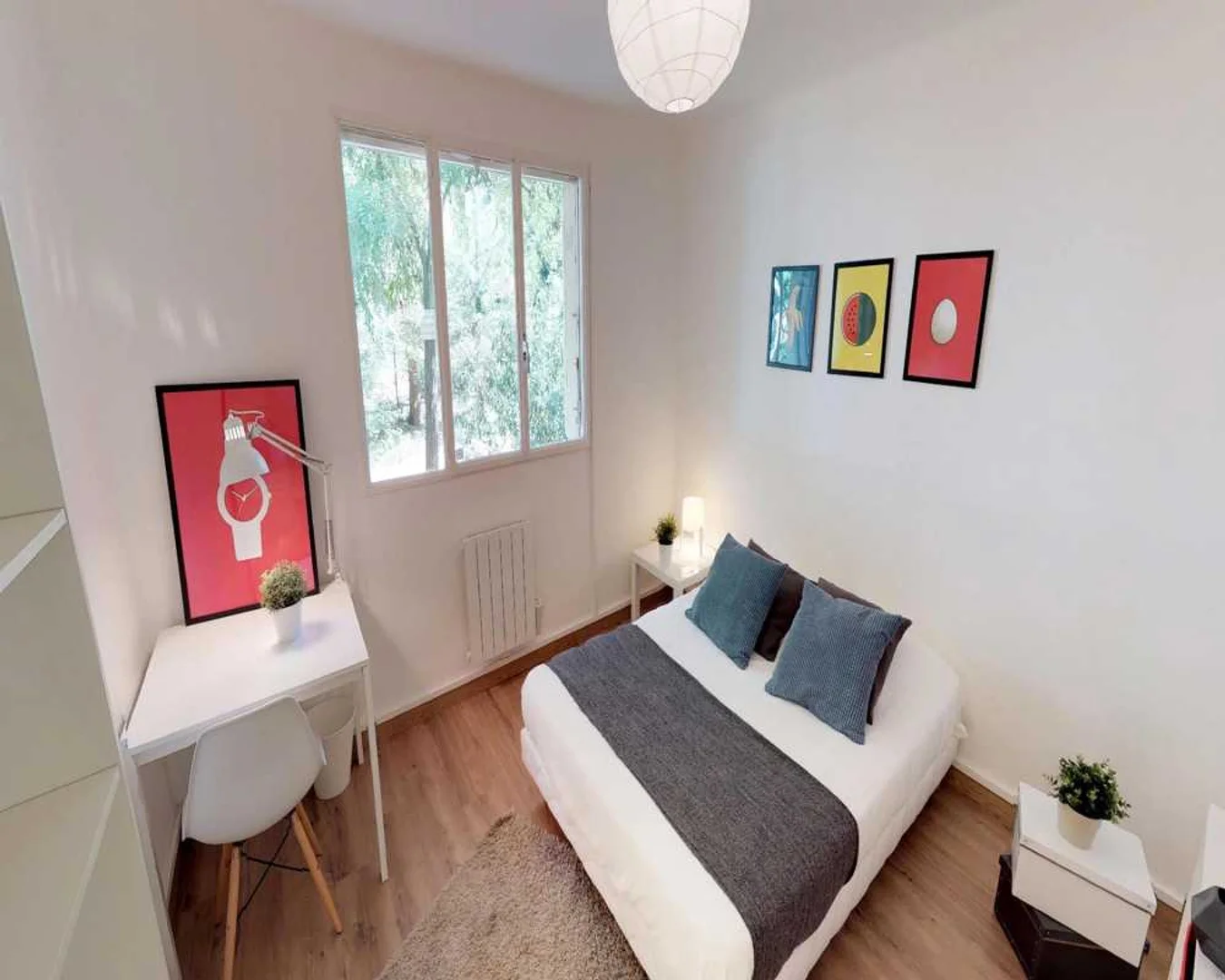 Chambre d'étudiant bon marché à proximité du campus dans