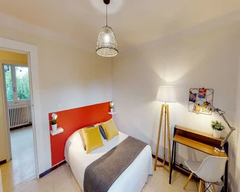 Habitación privada en Rue Maury, imagen 1 de 10