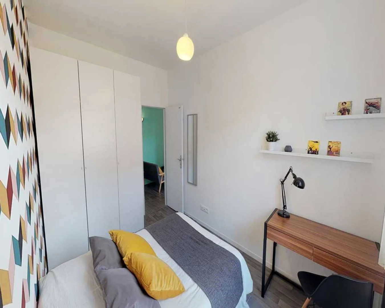 Chambre abordable pour les étudiants avec un bon éclairage dans 