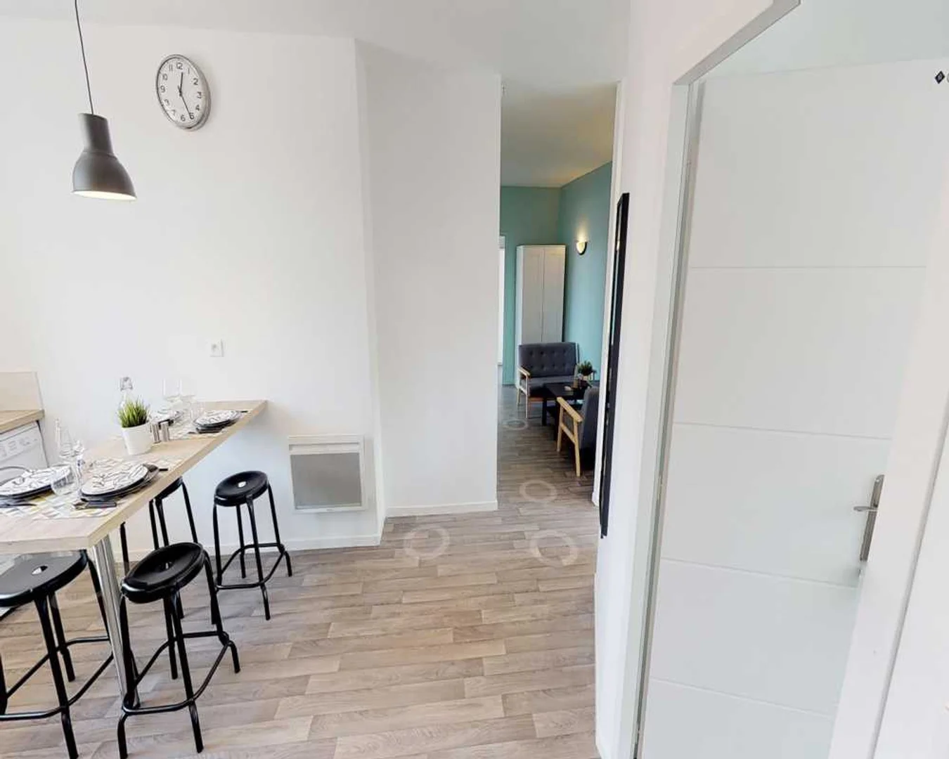 Cozy room for students available in