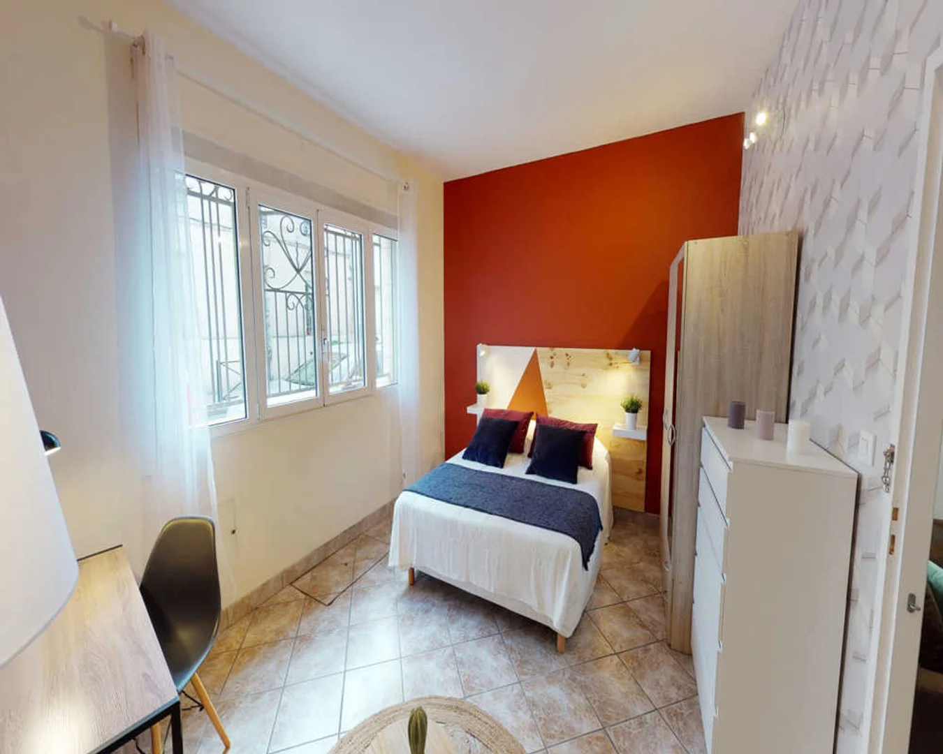 Habitación acogedora para estudiantes disponible en 