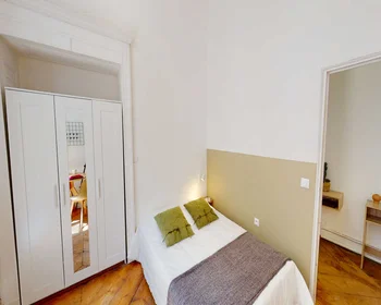 Private room at rue Peyras, image 1 of 10
