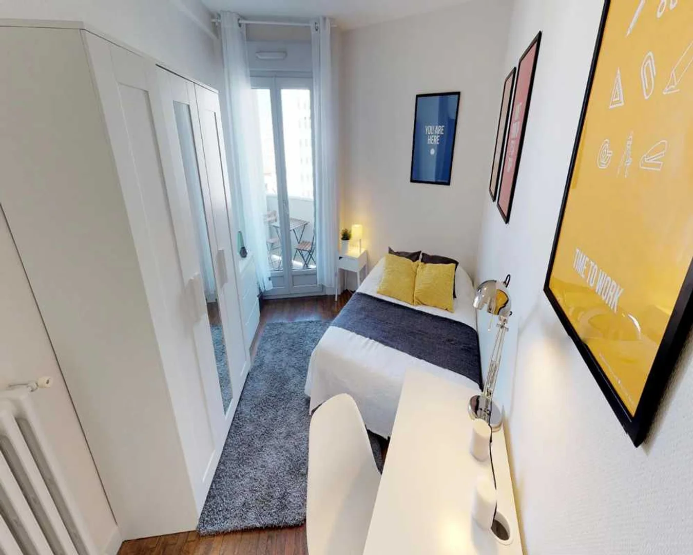 Chambre d'étudiant économique avec emplacement pratique dans 