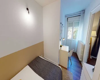 Stanza privata in boulevard d'Arcole, immagine 3 di 23