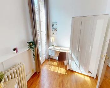 Private room at Rue du Jardin public, image 5 of 22