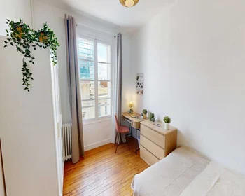 Private room at Rue du Jardin public, image 3 of 22
