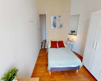 Private room at Rue du Jardin public, image 2 of 24