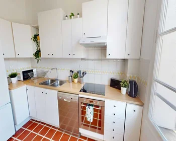 Private room at Rue du Jardin public, image 16 of 24