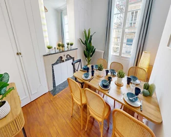 Private room at Rue du Jardin public, image 17 of 24