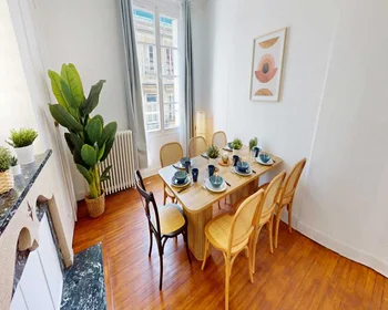 Private room at Rue du Jardin public, image 19 of 24