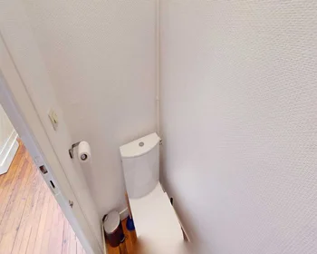 Private room at Rue du Jardin public, image 22 of 24