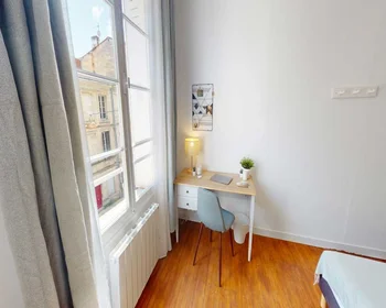 Private room at Rue du Jardin public, image 6 of 24