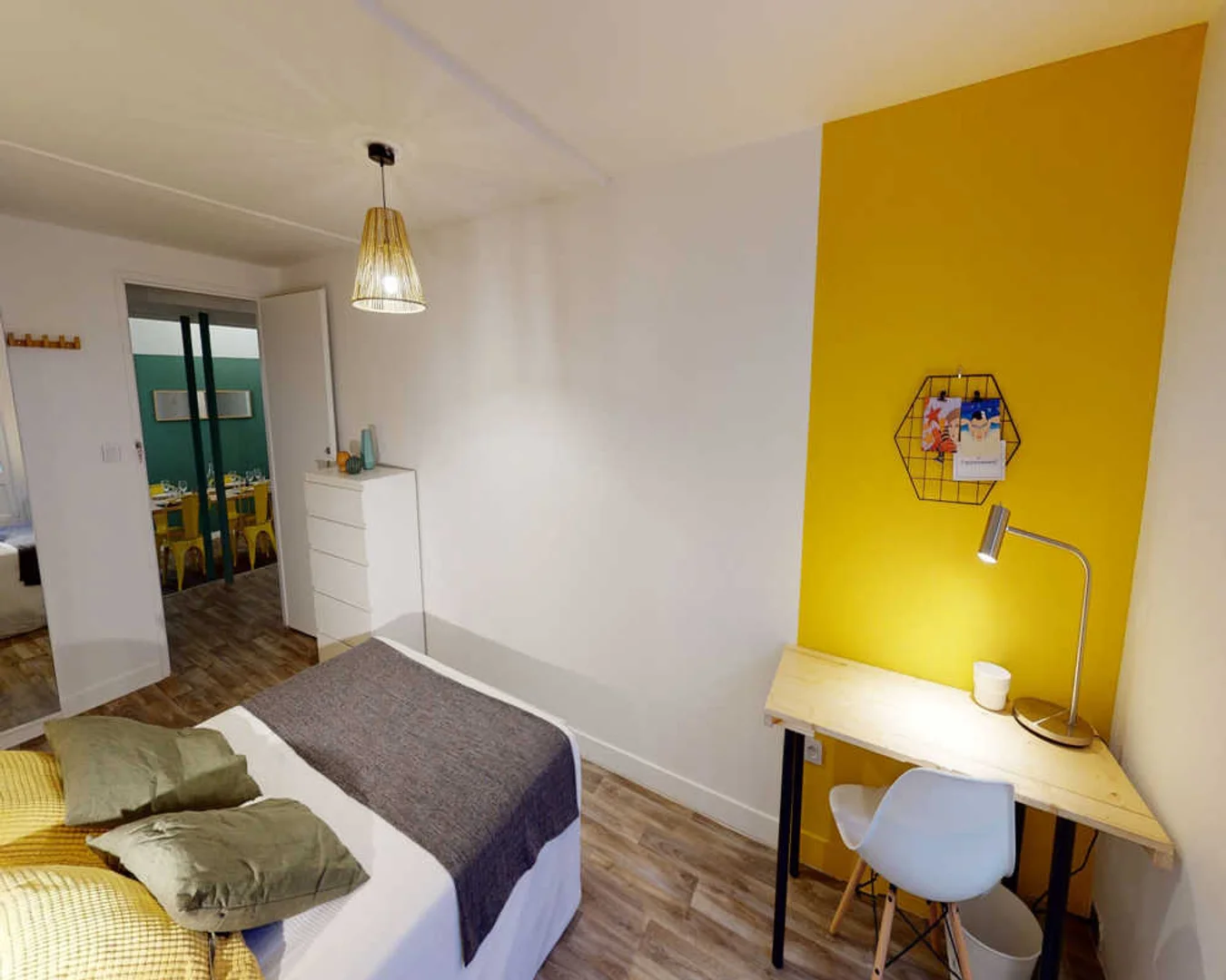 'de öğrenci dairesinde, tamamen mobilyalı kiralık oda