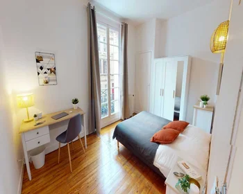 Private room at Rue du Jardin public, image 2 of 21